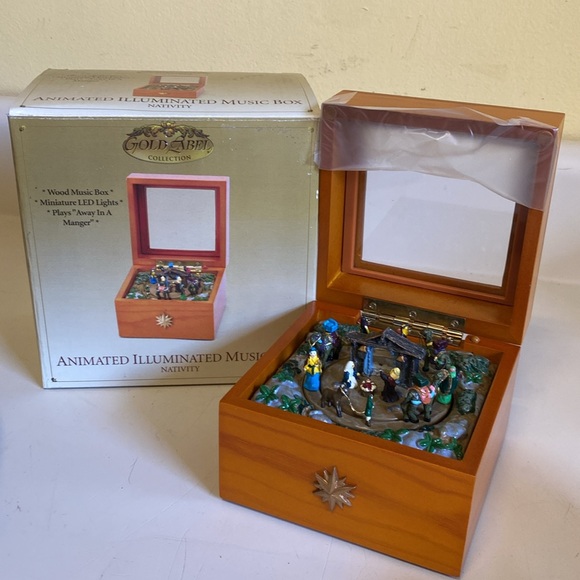 Gold Label Vintage Animated Illustrate Music Box Nativity, Plays Away In Manger - Picture 2 of 8